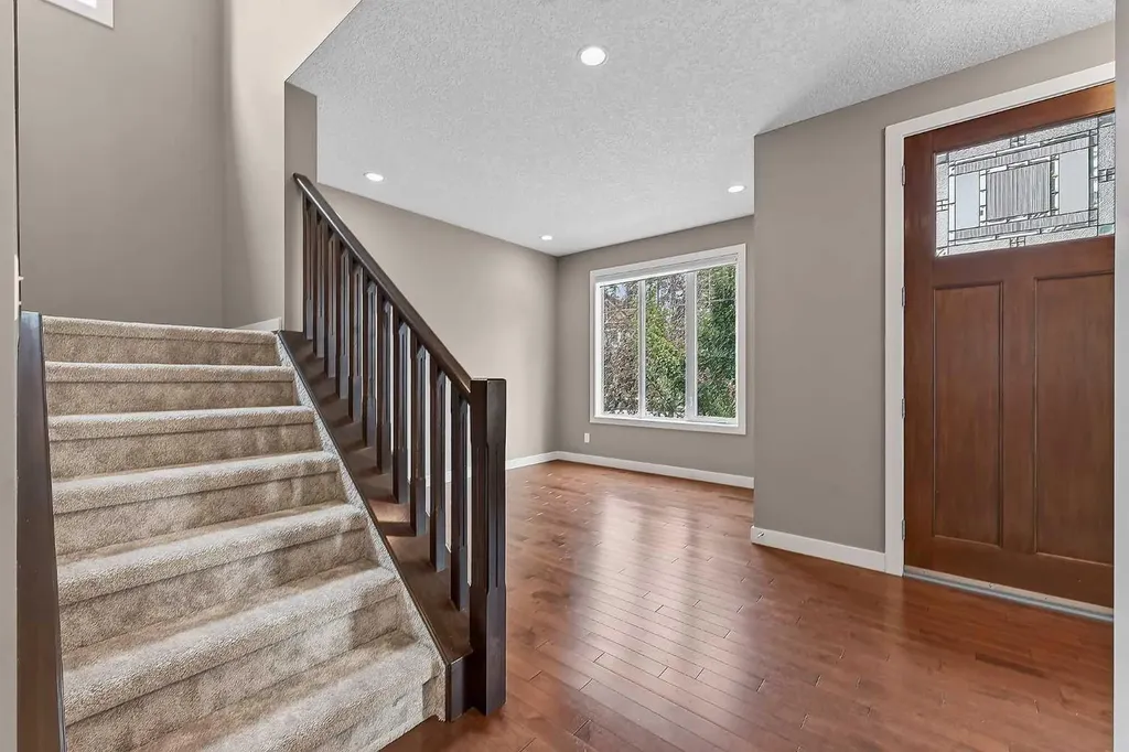 47 Elgin Meadows Road SE Calgary AB T2Z 0S1