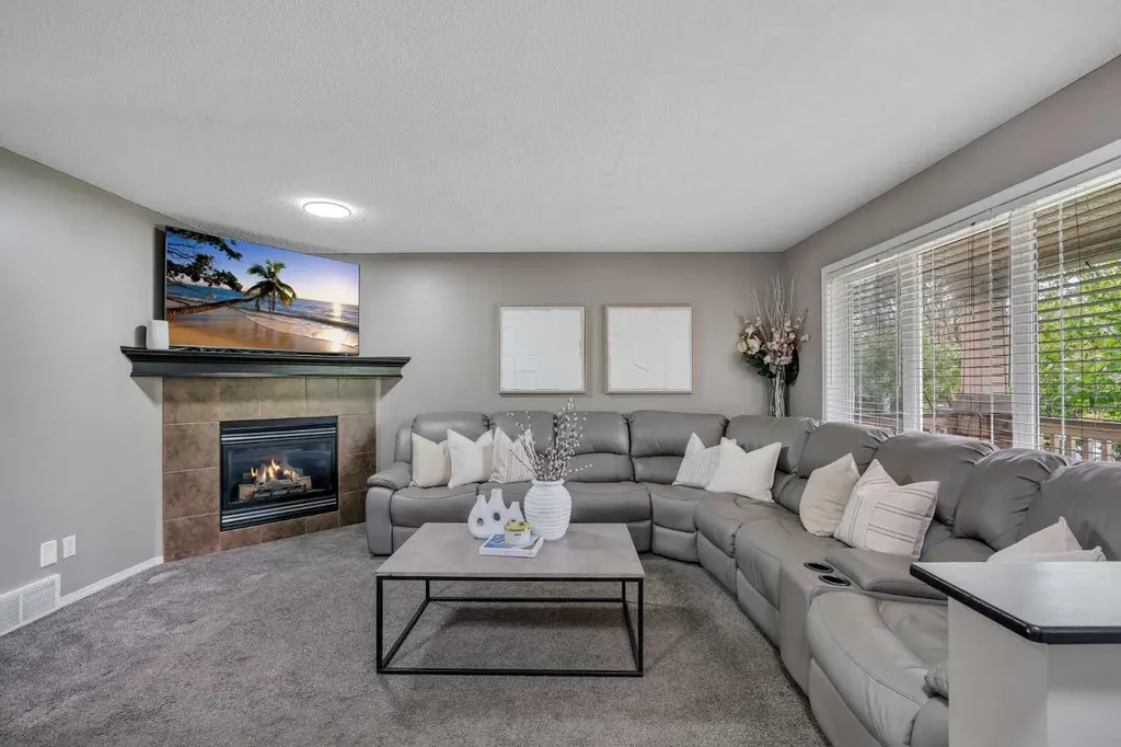 12 Copperfield Rise SE Calgary AB T2Z 4R6
