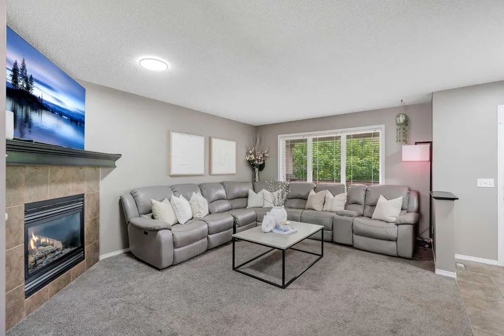 12 Copperfield Rise SE Calgary AB T2Z 4R6