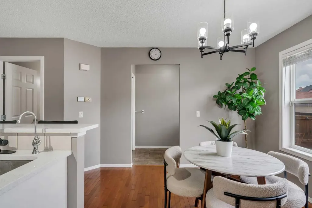 12 Copperfield Rise SE Calgary AB T2Z 4R6