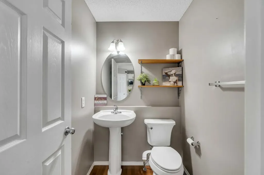 12 Copperfield Rise SE Calgary AB T2Z 4R6
