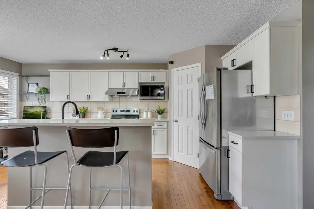 12 Copperfield Rise SE Calgary AB T2Z 4R6