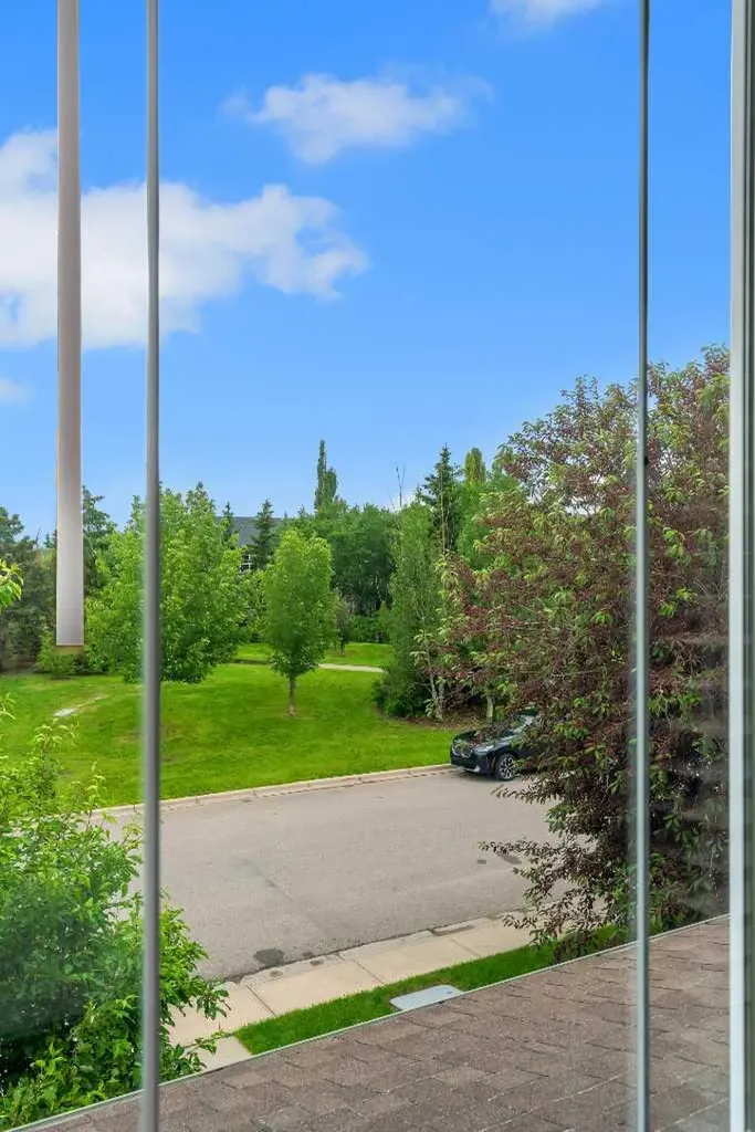 12 Copperfield Rise SE Calgary AB T2Z 4R6