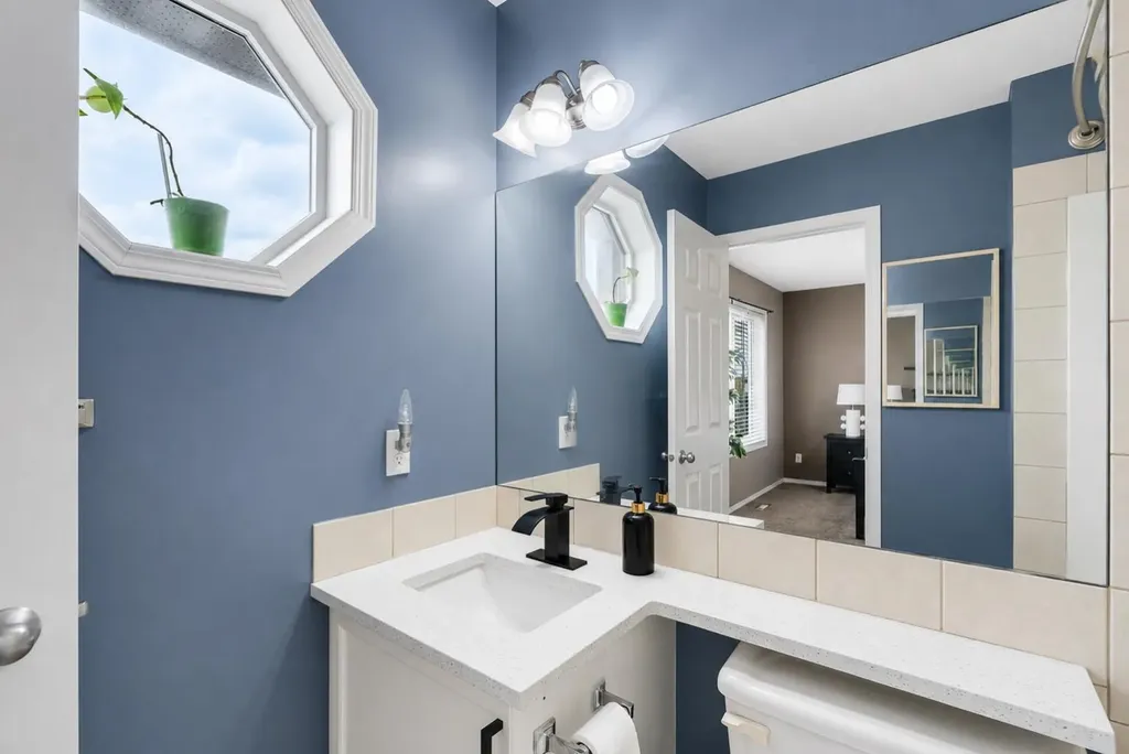 12 Copperfield Rise SE Calgary AB T2Z 4R6