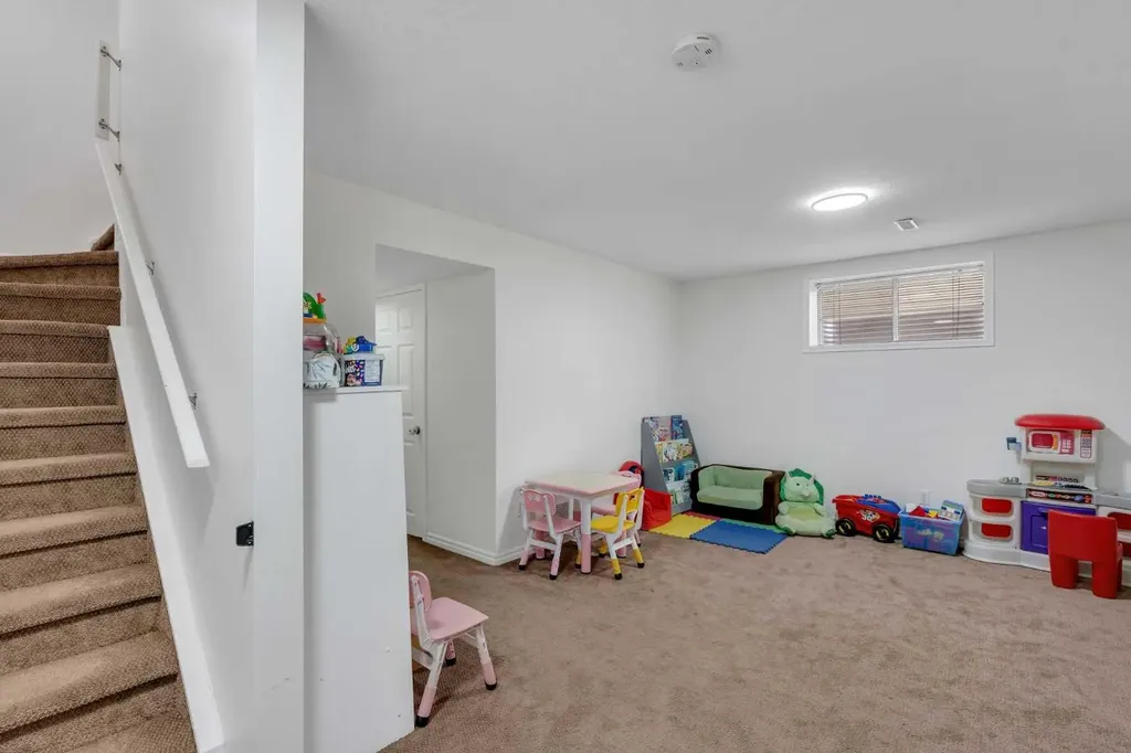 12 Copperfield Rise SE Calgary AB T2Z 4R6