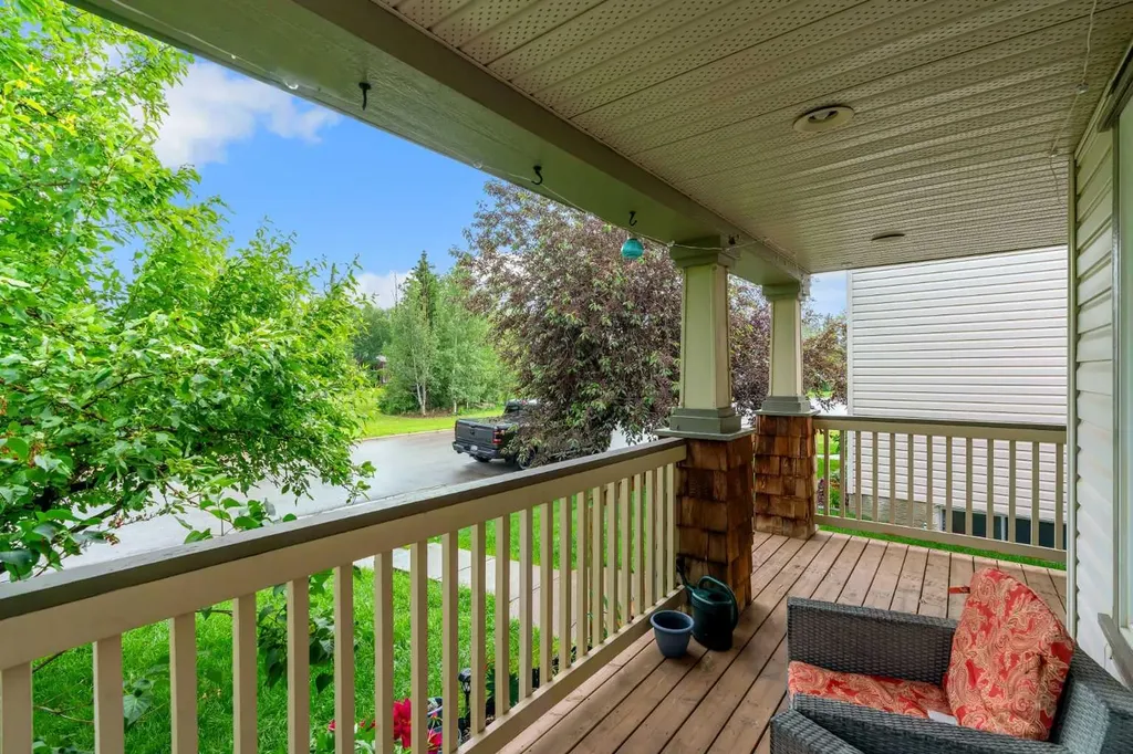 12 Copperfield Rise SE Calgary AB T2Z 4R6