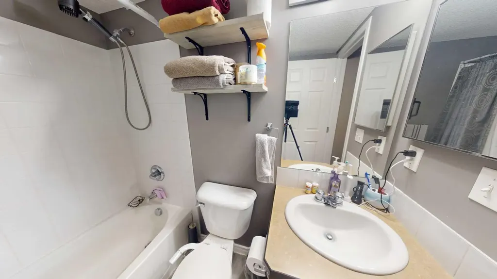 16969 24 Street SW Calgary AB T2Y 0L2
