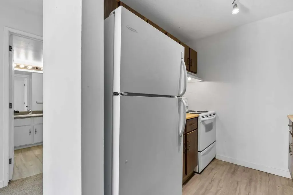 10120 Brookpark Boulevard SW Calgary AB T2W 3G3