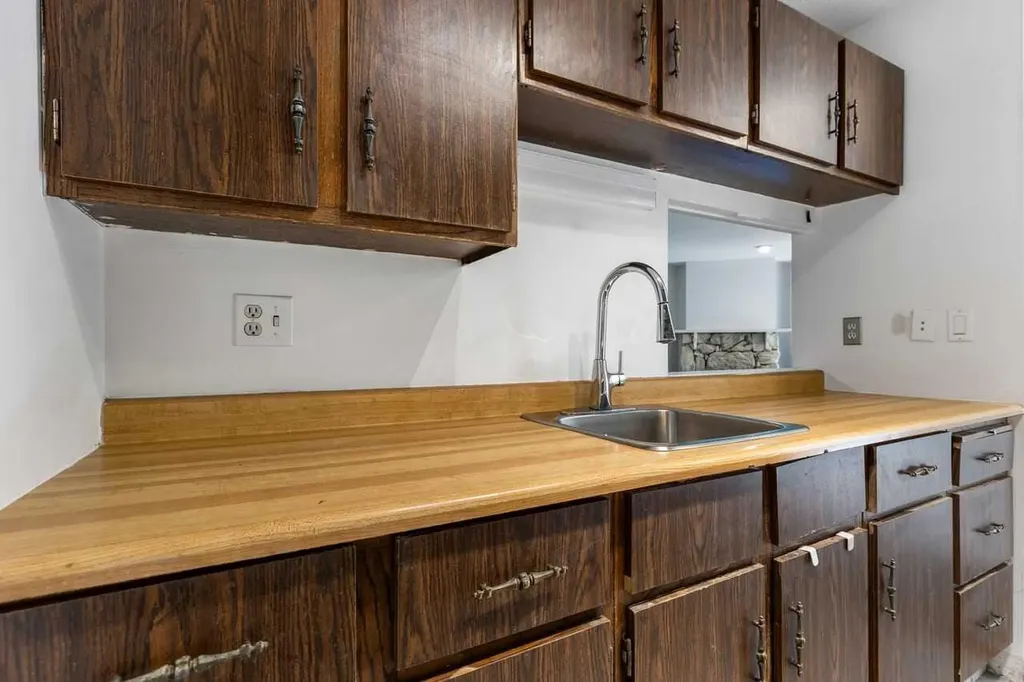 10120 Brookpark Boulevard SW Calgary AB T2W 3G3