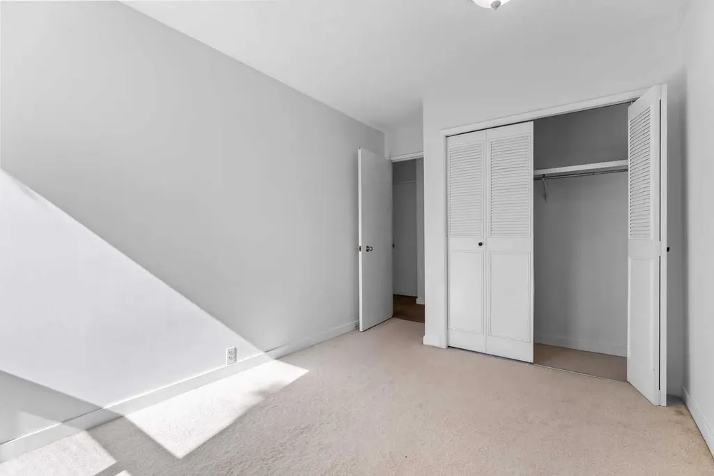 10120 Brookpark Boulevard SW Calgary AB T2W 3G3