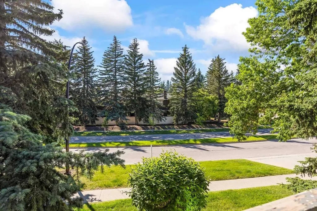 10120 Brookpark Boulevard SW Calgary AB T2W 3G3