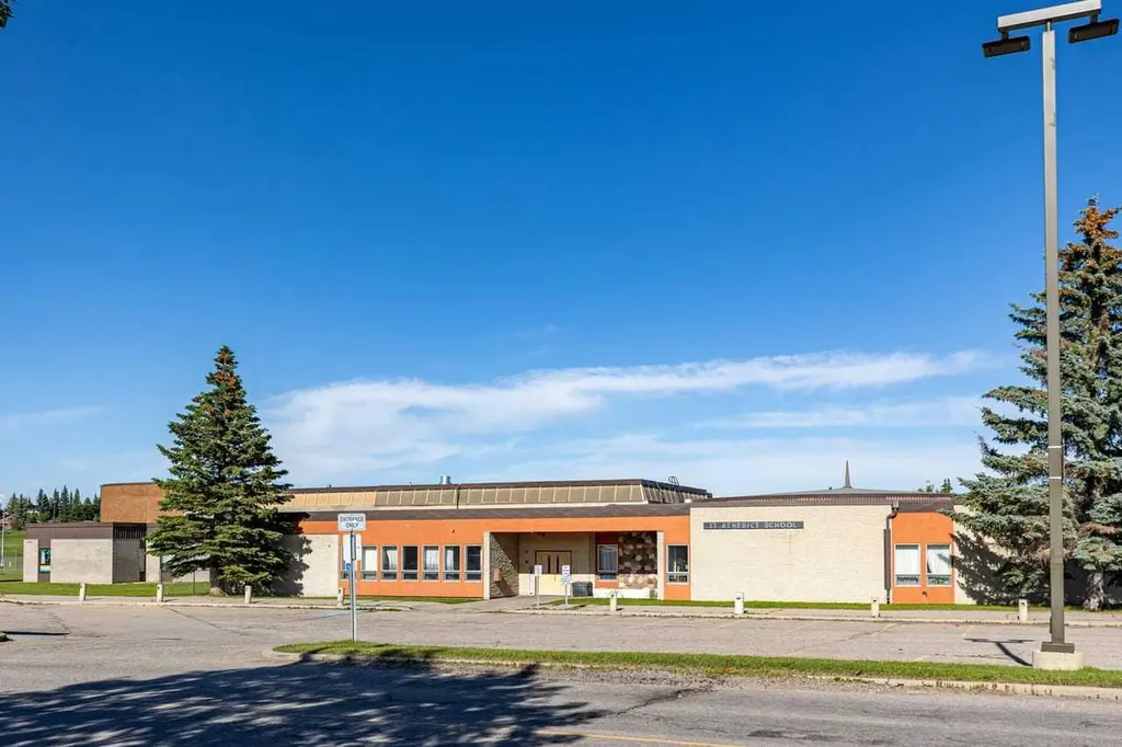 10120 Brookpark Boulevard SW Calgary AB T2W 3G3
