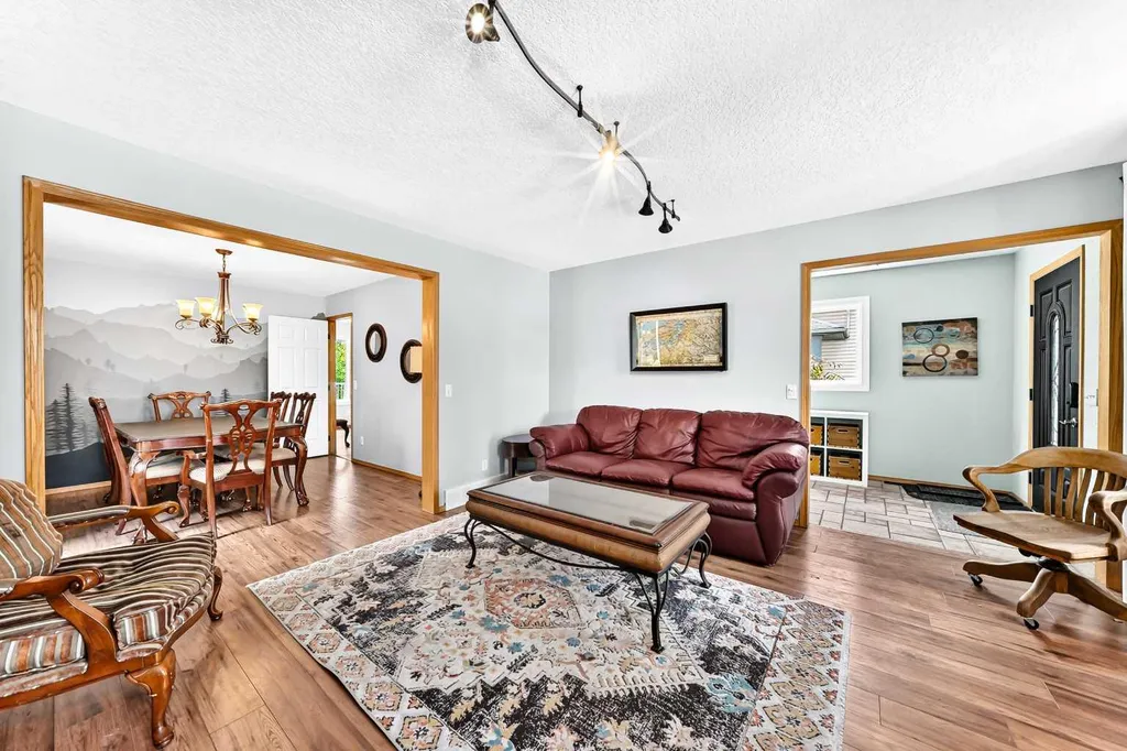107 2a Avenue NW Diamond Valley AB T0L 0H0