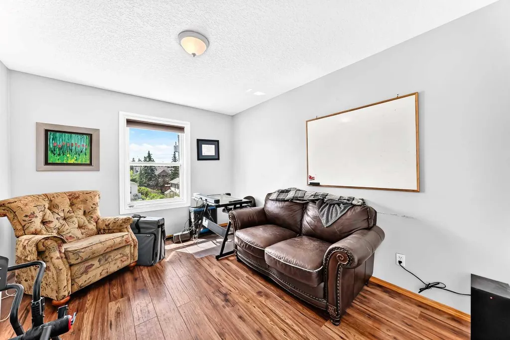 107 2a Avenue NW Diamond Valley AB T0L 0H0