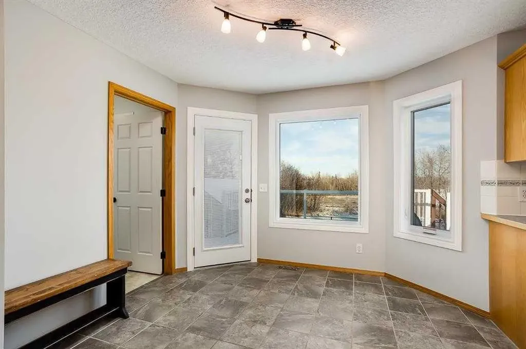 107 2a Avenue NW Diamond Valley AB T0L 0H0