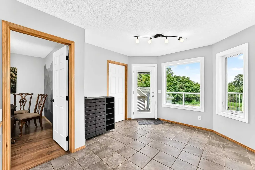 107 2a Avenue NW Diamond Valley AB T0L 0H0