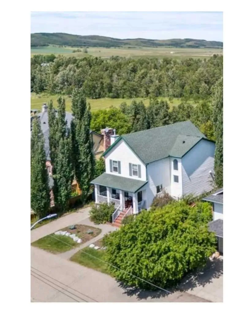 107 2a Avenue NW Diamond Valley AB T0L 0H0