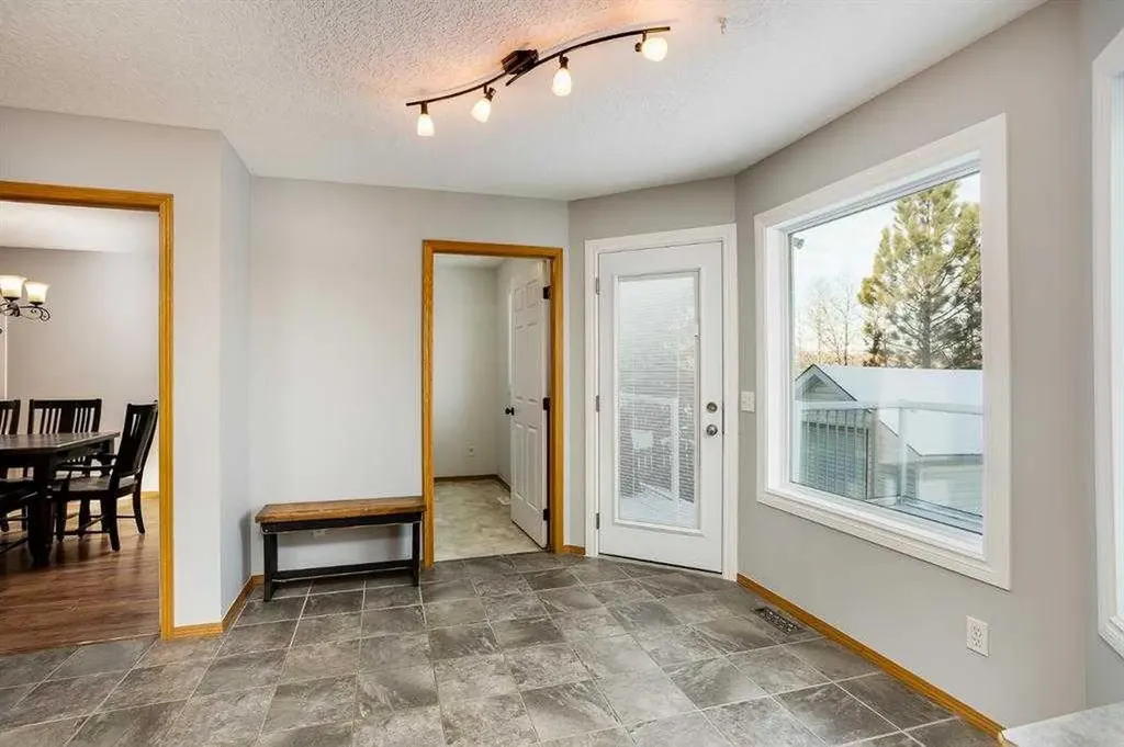 107 2a Avenue NW Diamond Valley AB T0L 0H0