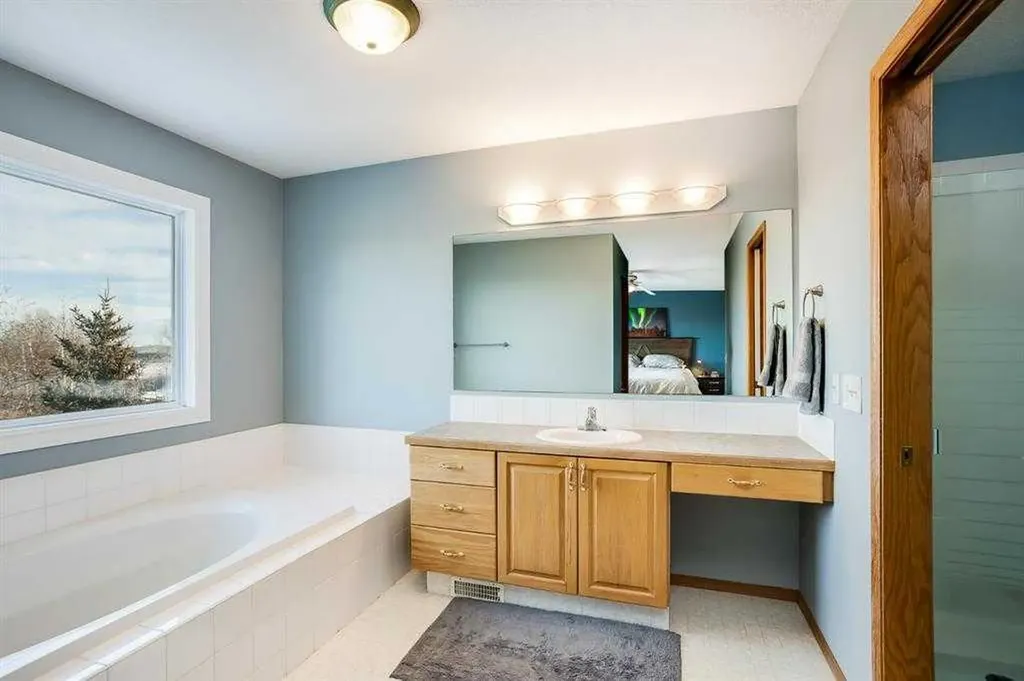 107 2a Avenue NW Diamond Valley AB T0L 0H0