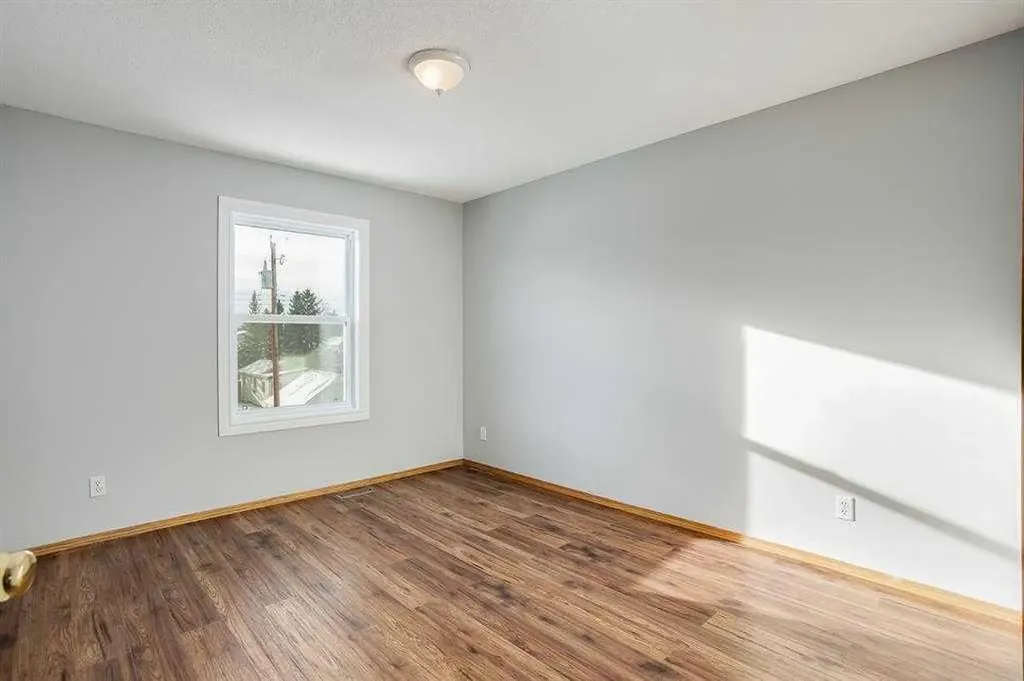 107 2a Avenue NW Diamond Valley AB T0L 0H0