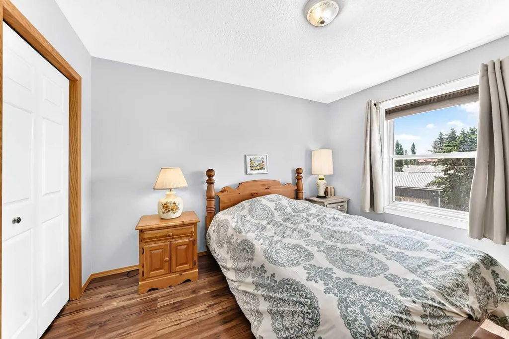 107 2a Avenue NW Diamond Valley AB T0L 0H0