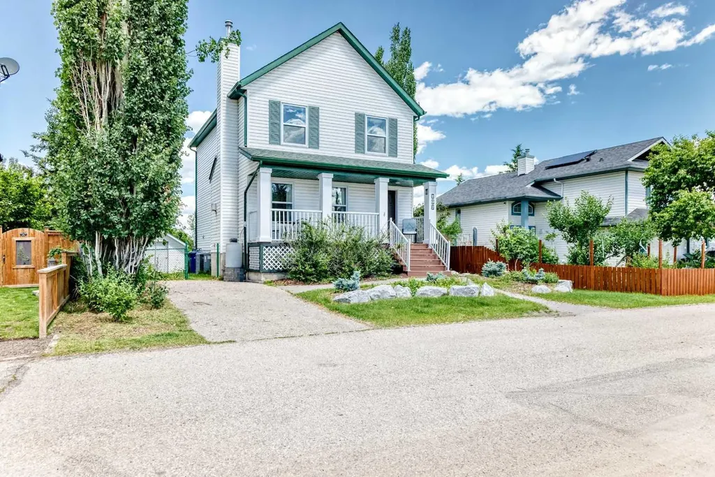 107 2a Avenue NW Diamond Valley AB T0L 0H0