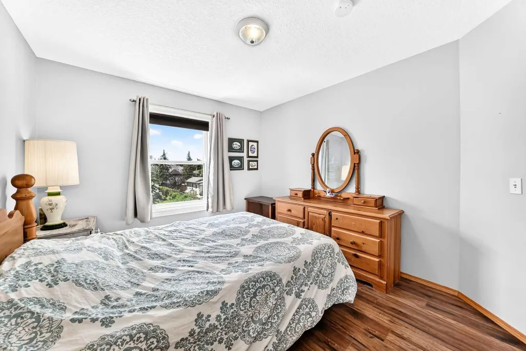 107 2a Avenue NW Diamond Valley AB T0L 0H0