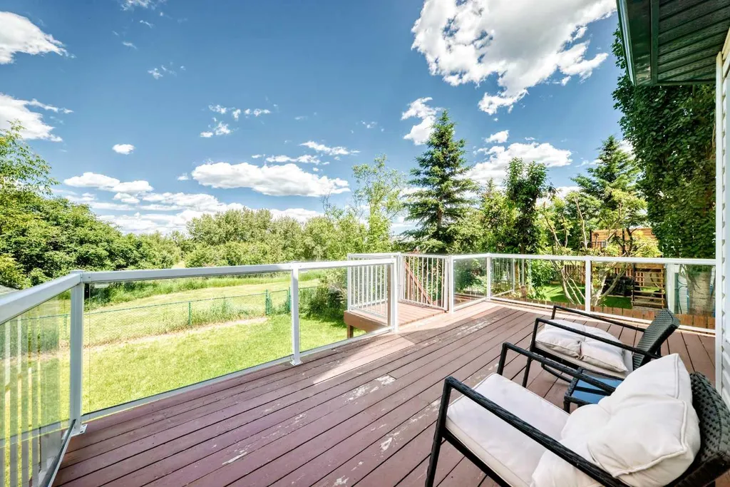 107 2a Avenue NW Diamond Valley AB T0L 0H0