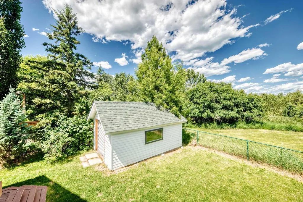 107 2a Avenue NW Diamond Valley AB T0L 0H0