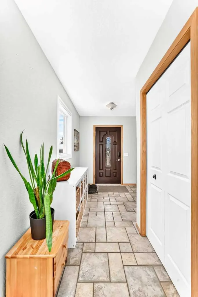 107 2a Avenue NW Diamond Valley AB T0L 0H0