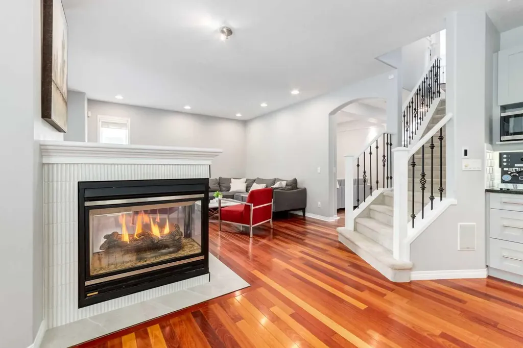 234 Strathridge Place SW Calgary AB T3H 4J2