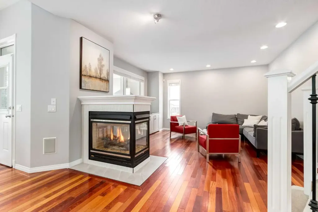 234 Strathridge Place SW Calgary AB T3H 4J2