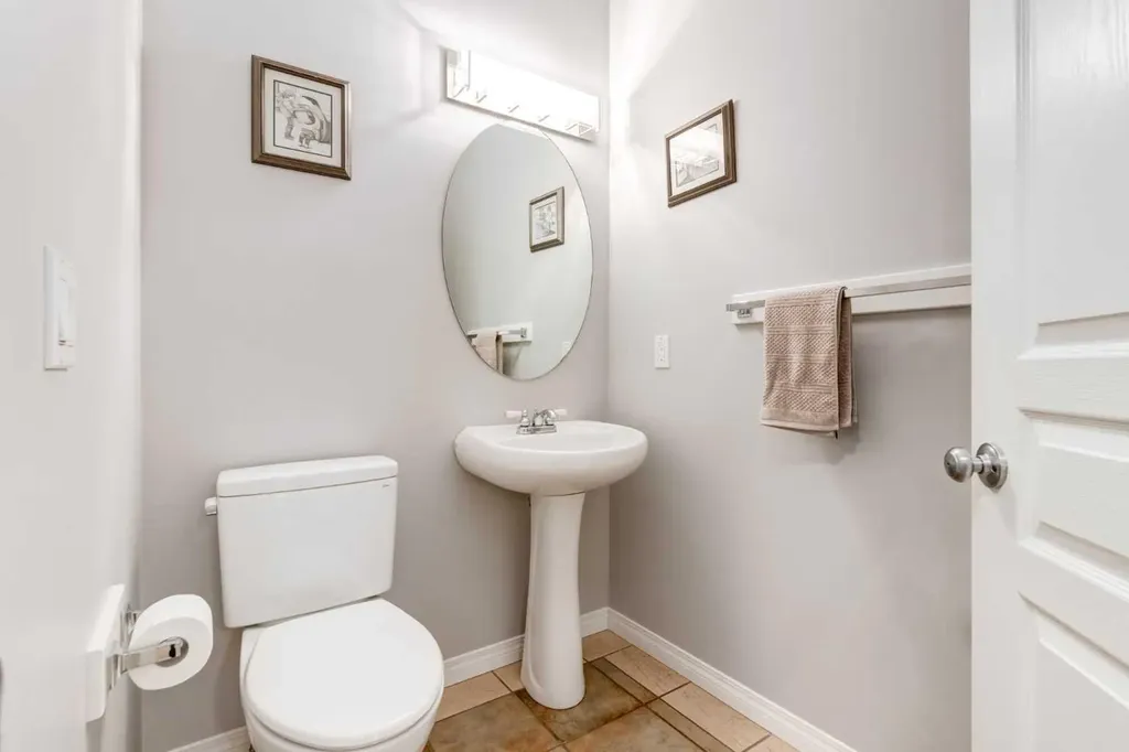 234 Strathridge Place SW Calgary AB T3H 4J2
