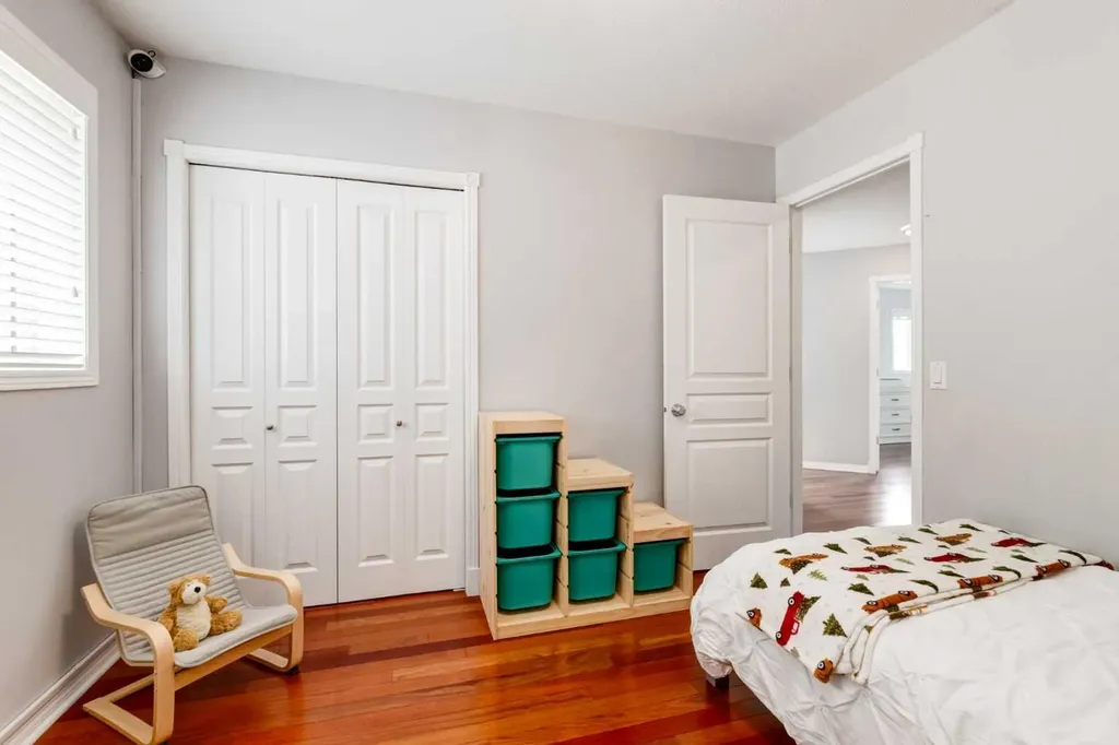 234 Strathridge Place SW Calgary AB T3H 4J2