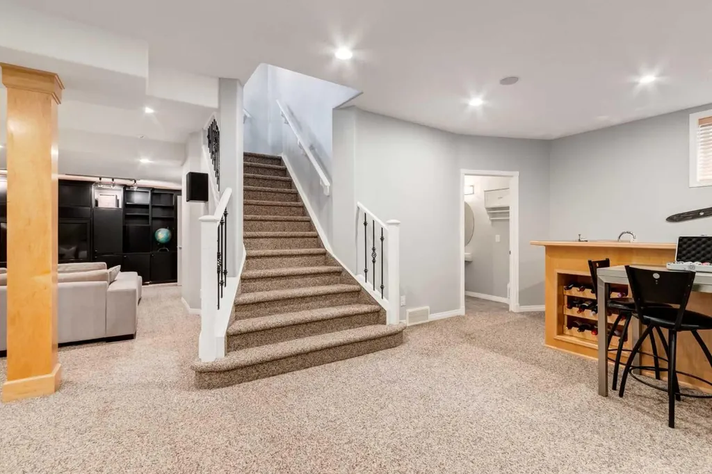 234 Strathridge Place SW Calgary AB T3H 4J2