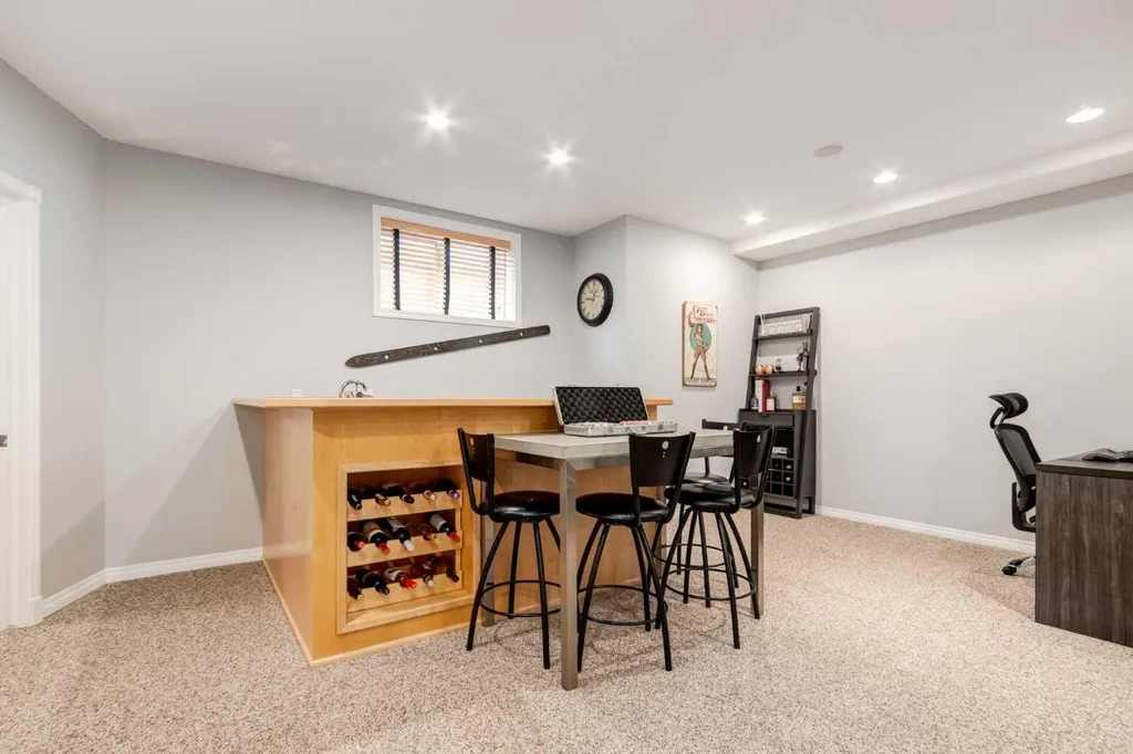 234 Strathridge Place SW Calgary AB T3H 4J2