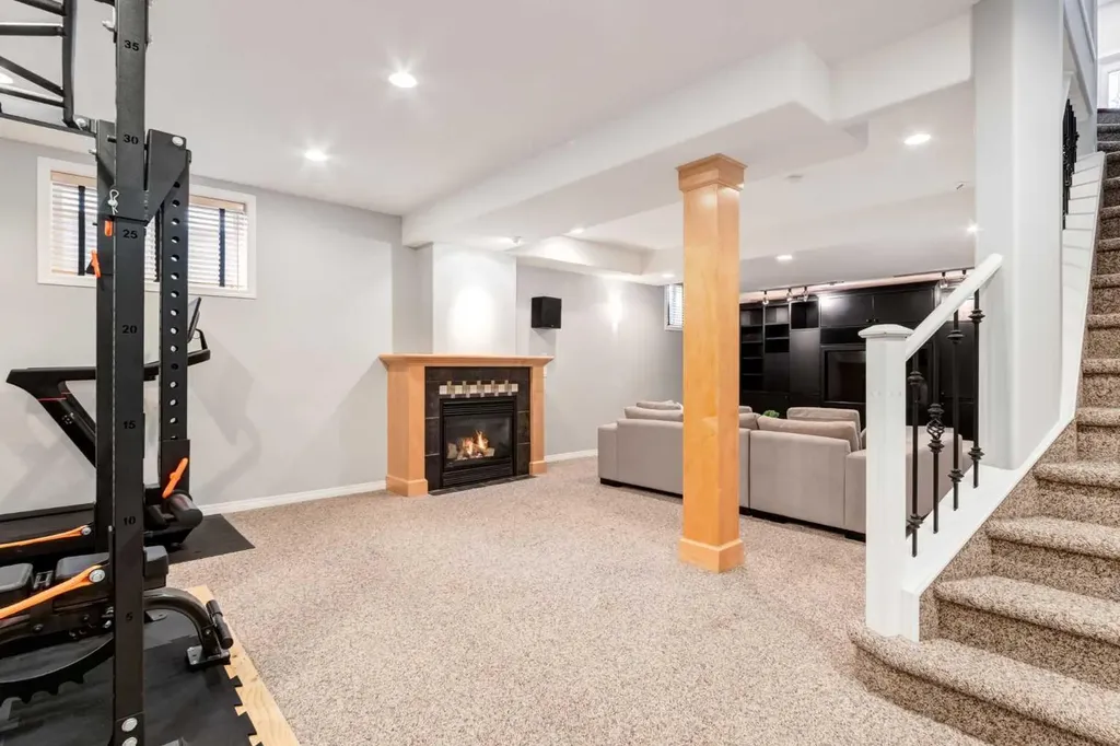 234 Strathridge Place SW Calgary AB T3H 4J2