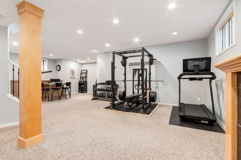 234 Strathridge Place SW Calgary AB T3H 4J2
