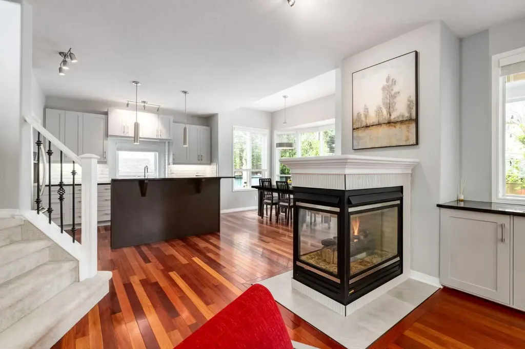 234 Strathridge Place SW Calgary AB T3H 4J2