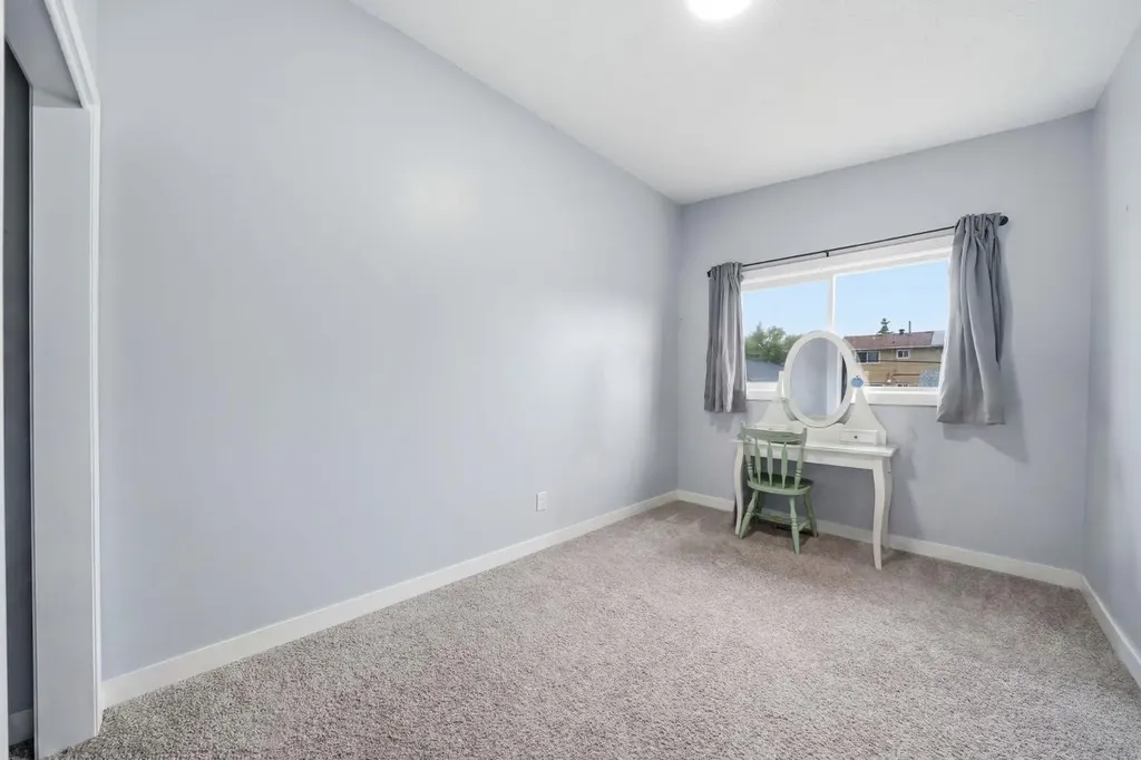 5626 Pensacola Crescent SE Calgary AB T2A 2G6