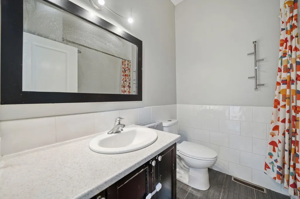 5626 Pensacola Crescent SE Calgary AB T2A 2G6