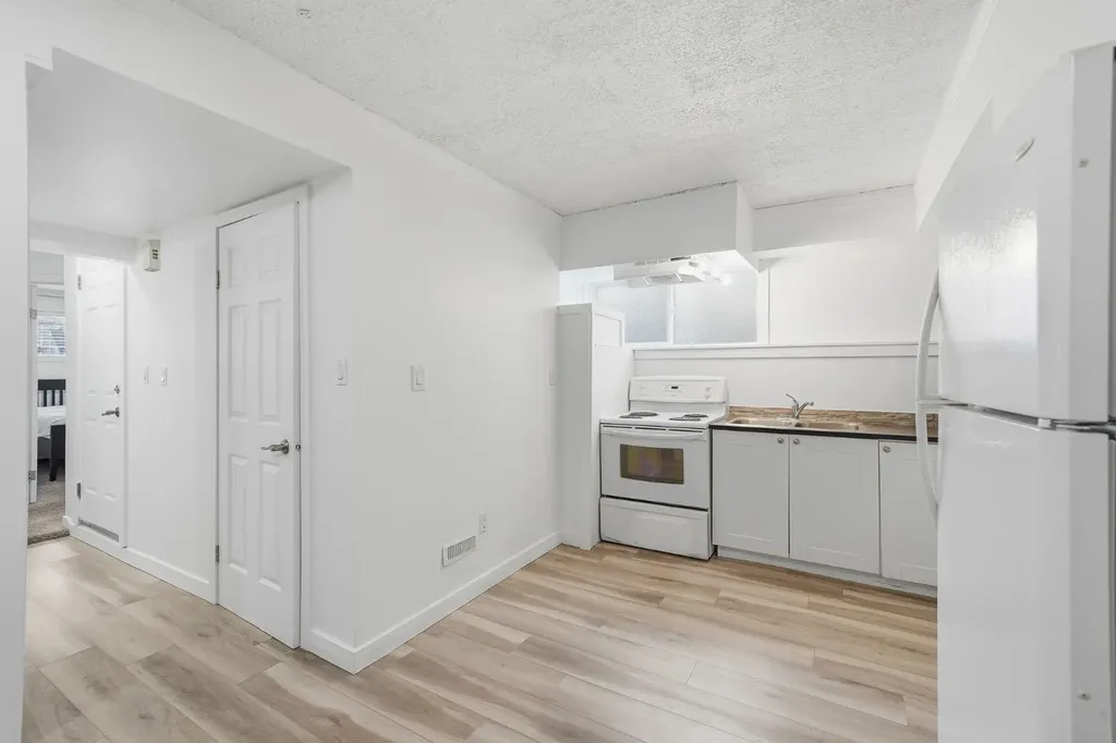 5626 Pensacola Crescent SE Calgary AB T2A 2G6