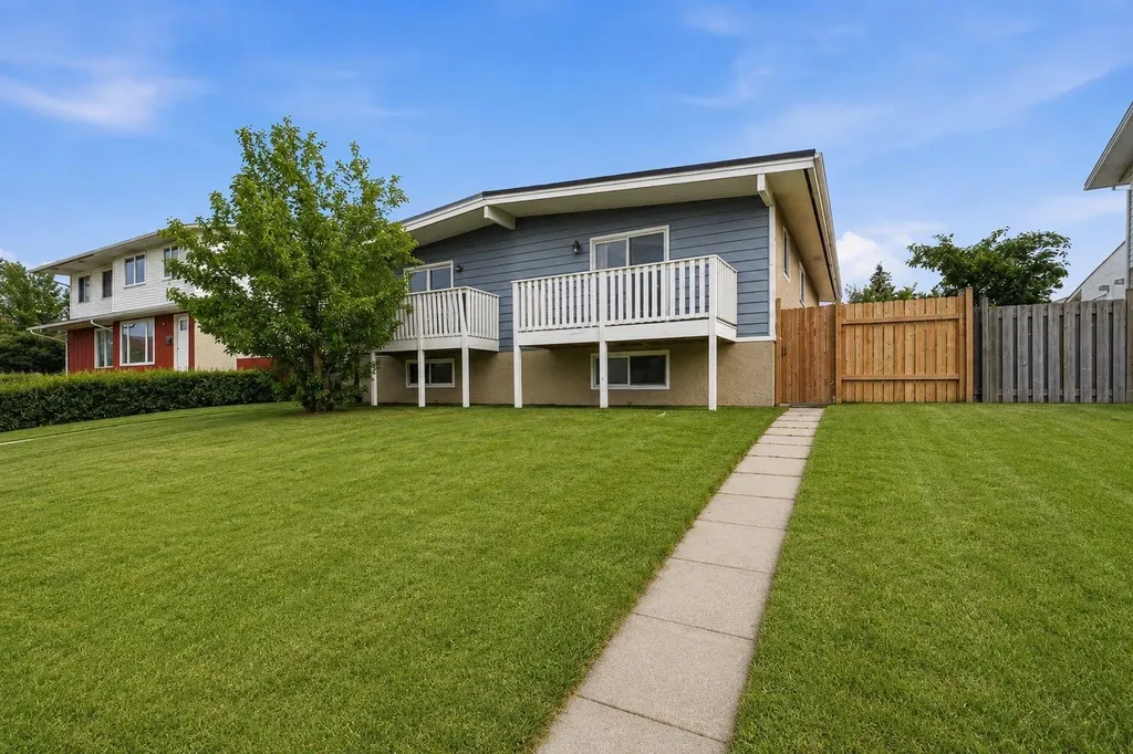 5626 Pensacola Crescent SE Calgary AB T2A 2G6