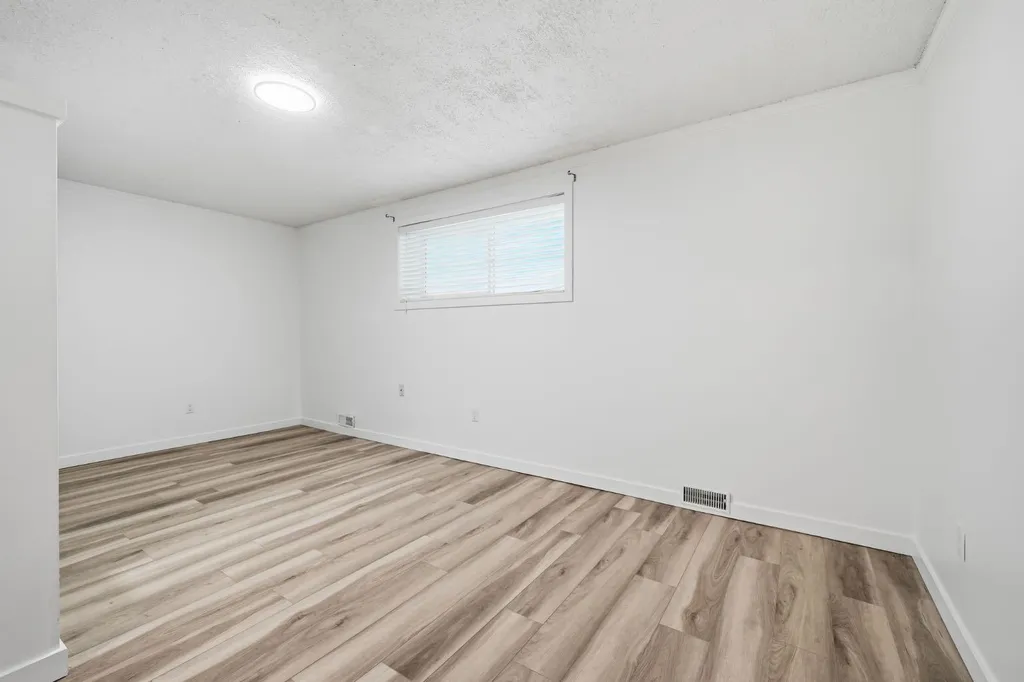 5626 Pensacola Crescent SE Calgary AB T2A 2G6