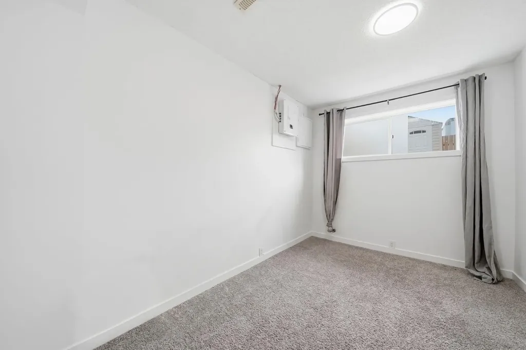 5626 Pensacola Crescent SE Calgary AB T2A 2G6