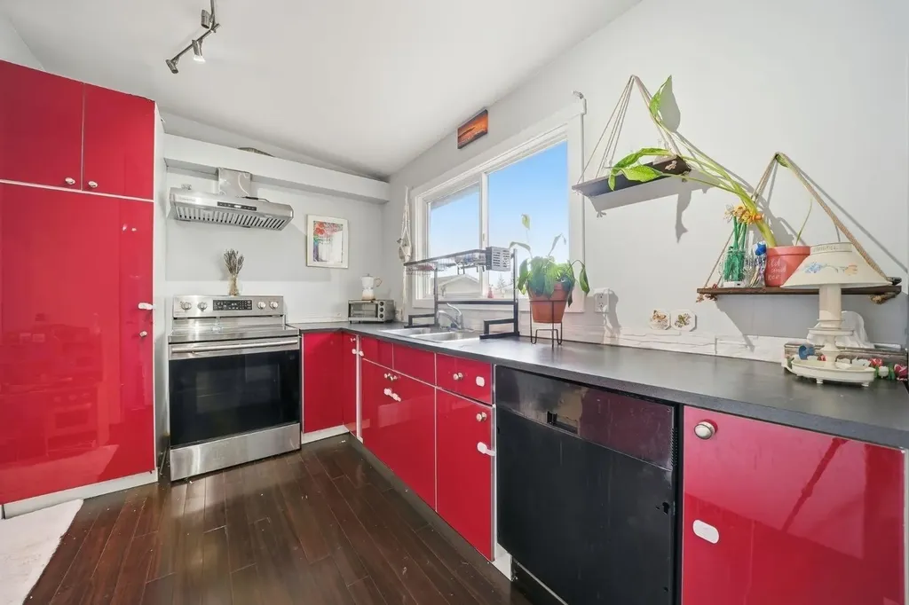 5626 Pensacola Crescent SE Calgary AB T2A 2G6