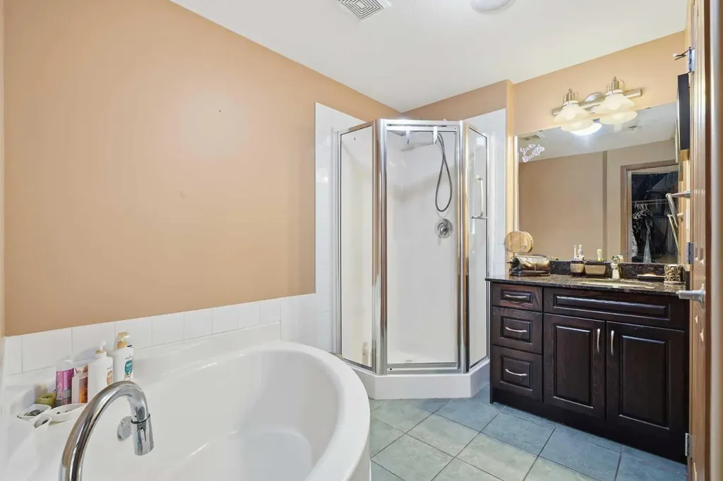 5040 53 Street Sylvan Lake AB T4S 0A1