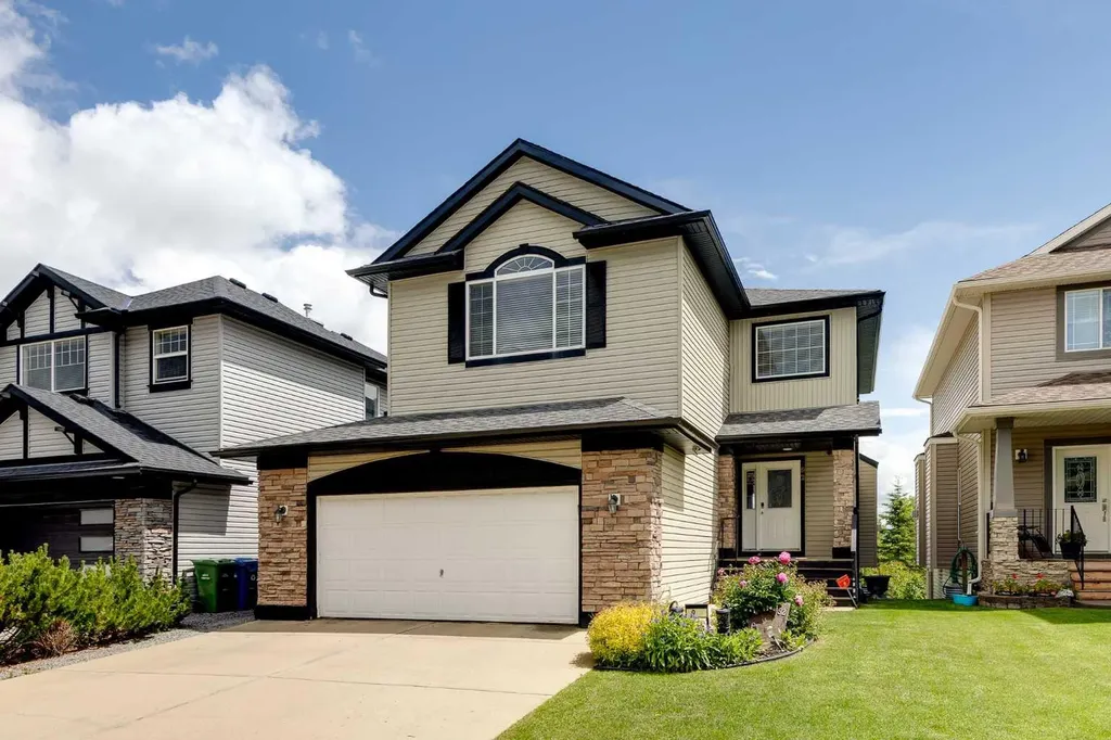 92 Everhollow Way SW Calgary AB T2Y 4R7