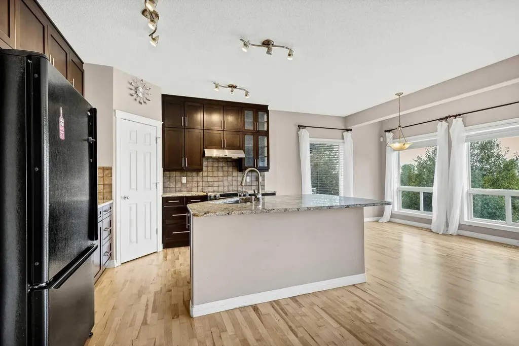 92 Everhollow Way SW Calgary AB T2Y 4R7