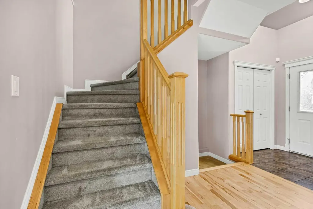 92 Everhollow Way SW Calgary AB T2Y 4R7